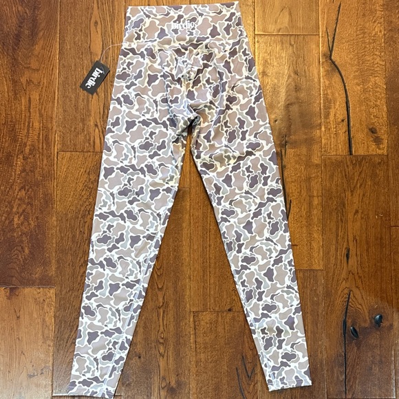 Birdie Women's Duck Camo Leggings - Picture 4 of 4